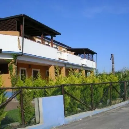 Santa Cristina Village