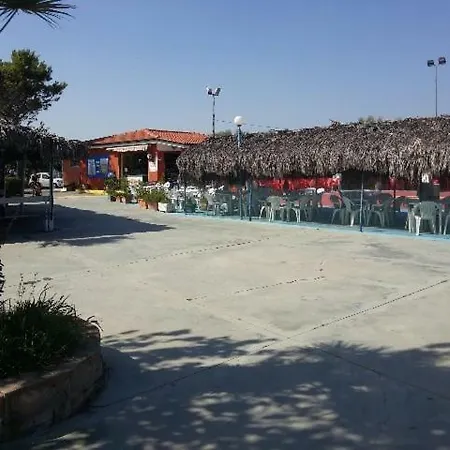 Santa Cristina Village * Ovile la Marinella